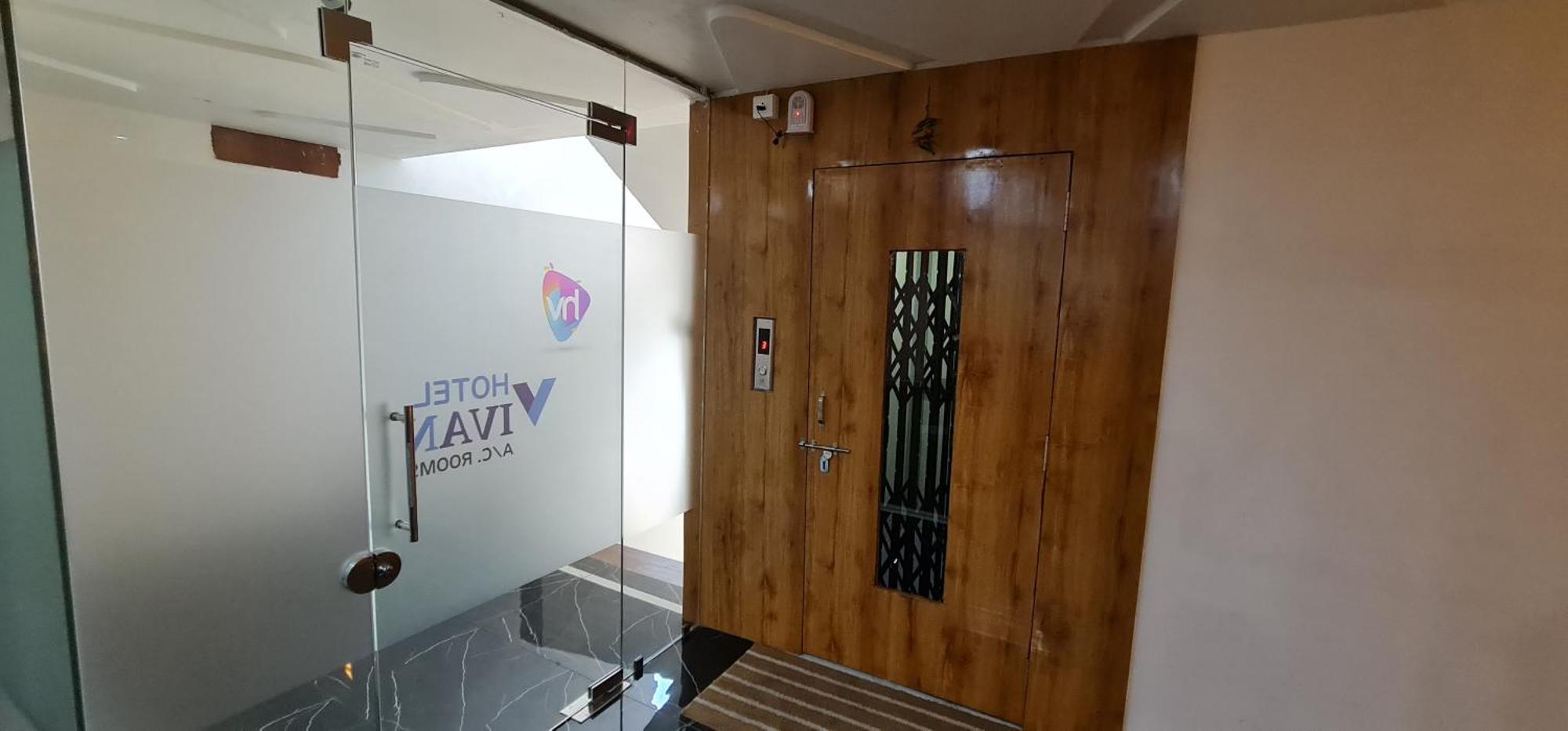 Hotel Vivan Вадодара Экстерьер фото