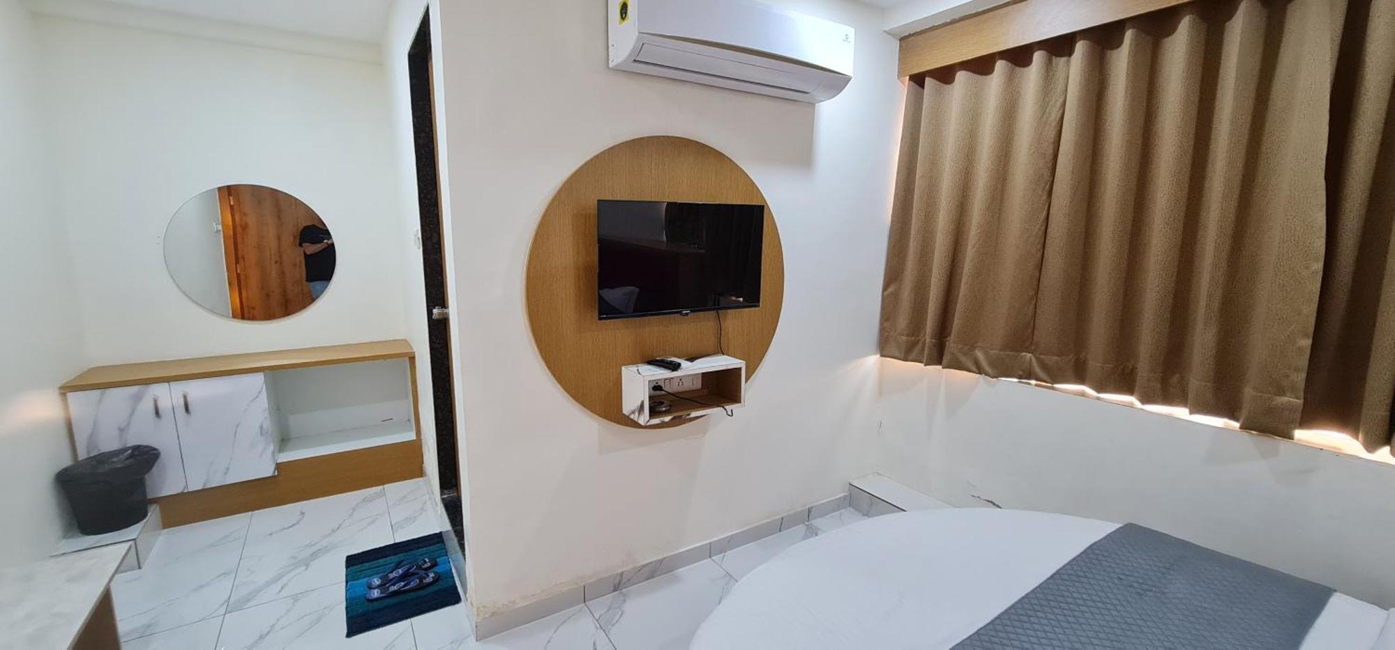 Hotel Vivan Вадодара Экстерьер фото